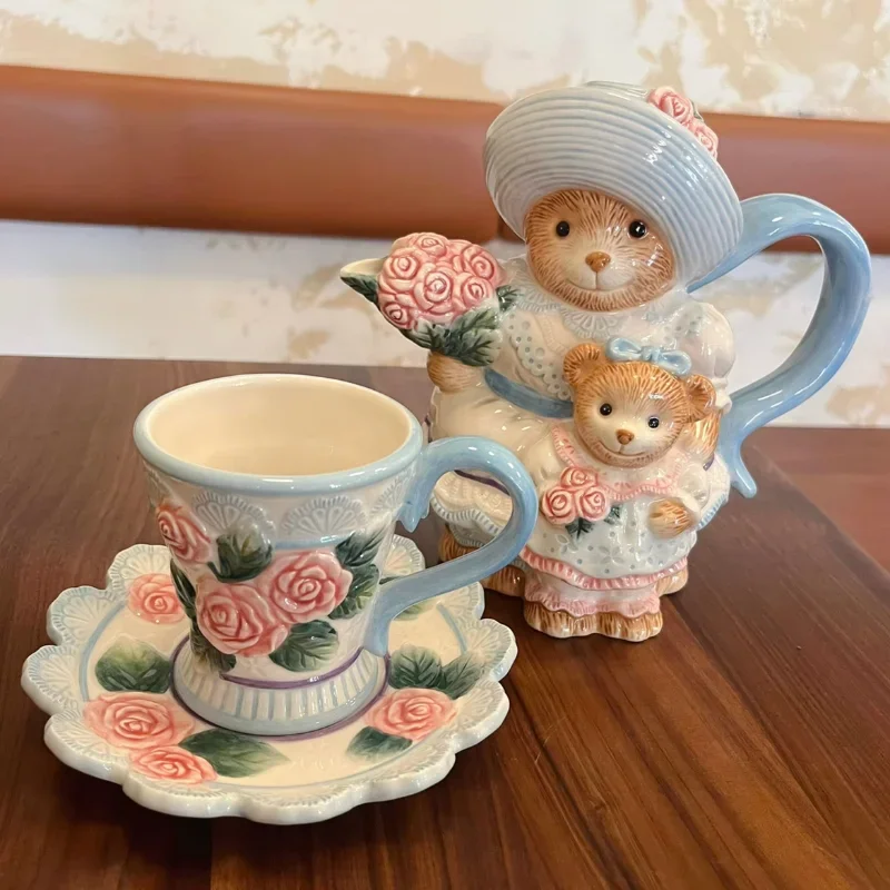 European Rose Garden style Teapot Tea Cup Creative Bear Coffee Cup and saucer Set Hand-painted ceramic afternoon tea coffee mug
European Rose Garden style Teapot Tea Cup Creative Bear Coffee Cup and saucer Set Hand-painted ceramic afternoon tea coffee mug