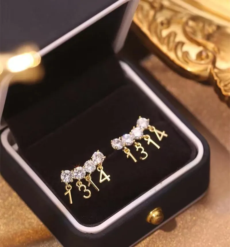 2022 Korean and Japanese New Numbers 1314520 Earrings Personality Sweet Couple Accessories Couple Lovers Gift Lifetime Jewelry
2022 Korean and Japanese New Numbers 1314520 Earrings Personality Sweet Couple Accessories Couple Lovers Gift Lifetime Jewelry
