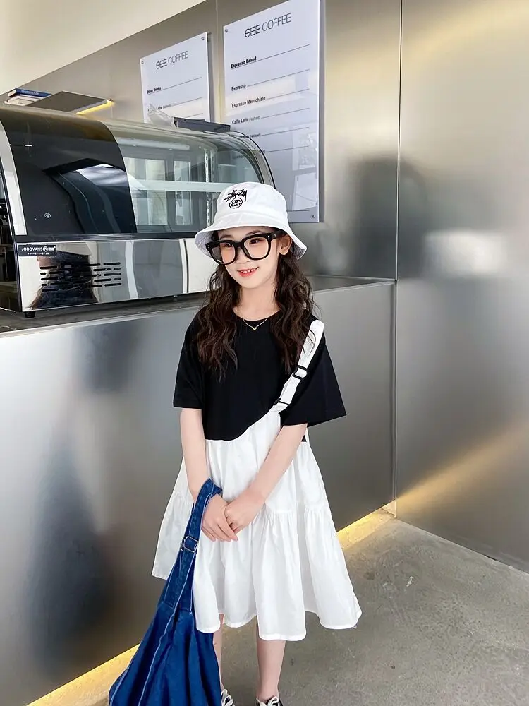 Girls dress black and white color matching short-sleeved princess dress children's 2022 new summer dress
Girls dress black and white color matching short-sleeved princess dress children's 2022 new summer dress