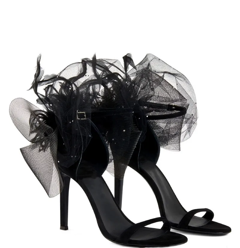 2022 spring and summer new style with one word belt sexy all-match lace mesh small size high heels stiletto sandals
2022 spring and summer new style with one word belt sexy all-match lace mesh small size high heels stiletto sandals