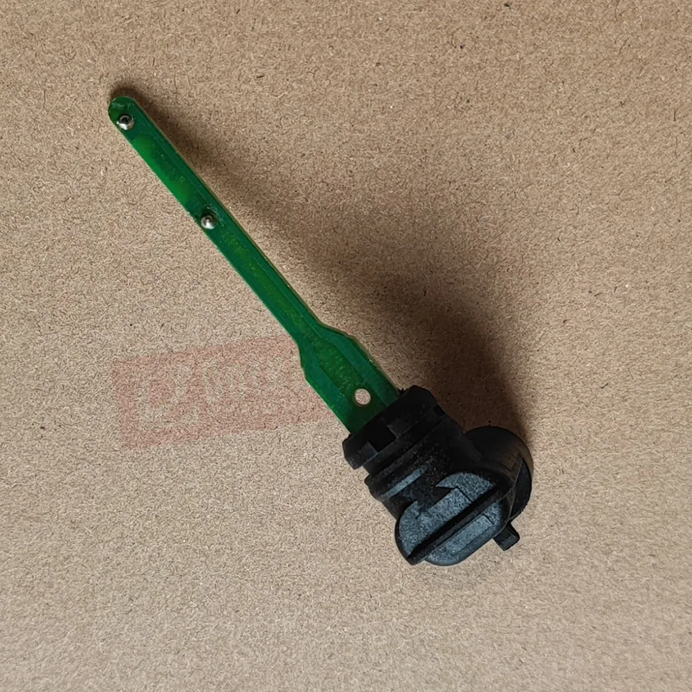 Датчик уровня охлаждающей жидкости для Fiat Iveco для Fiat Ducato Peugeot Boxer Citroen, релейный коллектор
Датчик уровня охлаждающей жидкости для Fiat Iveco для Fiat Ducato Peugeot Boxer Citroen, релейный коллектор