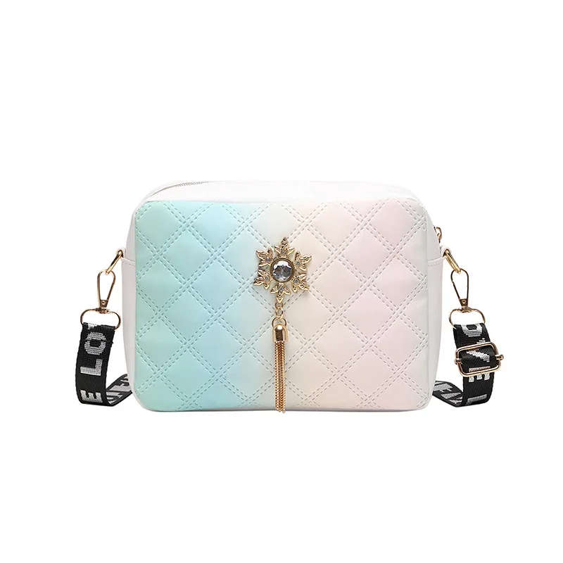 Europe and America 2022 New Hot Gradual Color Small Square Bag Crossbody Women's Bag Fashion Casual Tassel Shoulder Bag
Europe and America 2022 New Hot Gradual Color Small Square Bag Crossbody Women's Bag Fashion Casual Tassel Shoulder Bag
