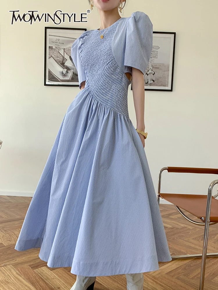 TWOTWINSTYLE Elegant Solid Loose Long Dress For Women Round Neck Short Puff Sleeve Patchwork Folds Midi Dresses Female Clothing
TWOTWINSTYLE Elegant Solid Loose Long Dress For Women Round Neck Short Puff Sleeve Patchwork Folds Midi Dresses Female Clothing