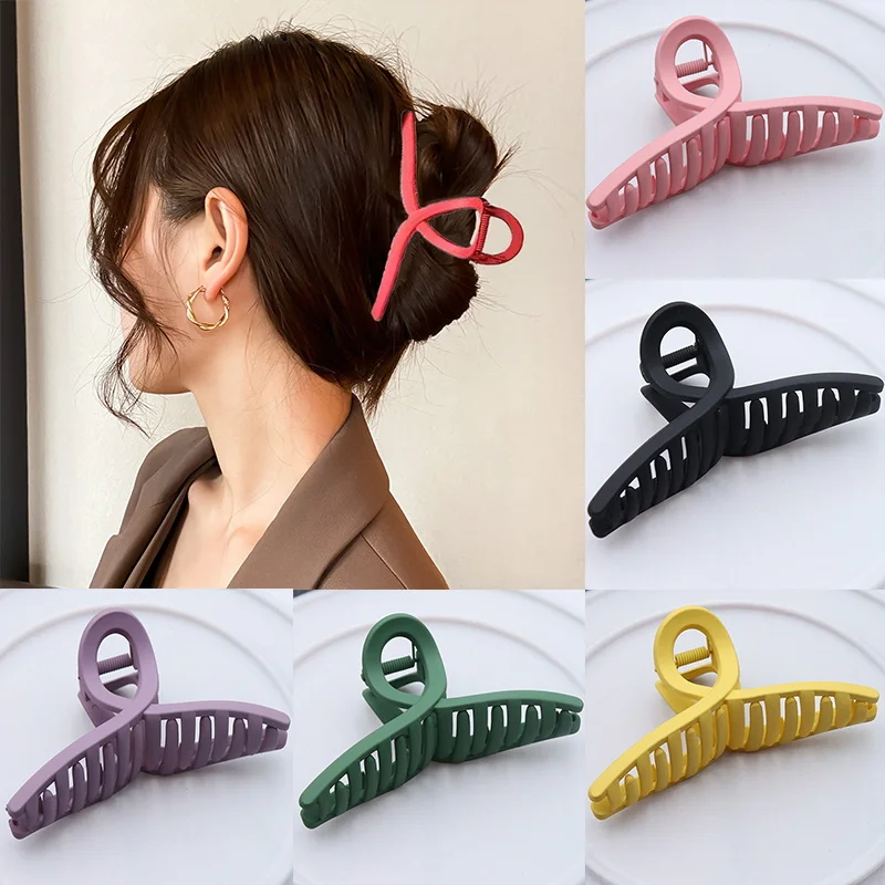 2022 New Hair Clips for Women Frosted Plastic Hair Claw Large Size Cross Hair Clamps Crab Hair Clip Fashion Hair Accessories
2022 New Hair Clips for Women Frosted Plastic Hair Claw Large Size Cross Hair Clamps Crab Hair Clip Fashion Hair Accessories