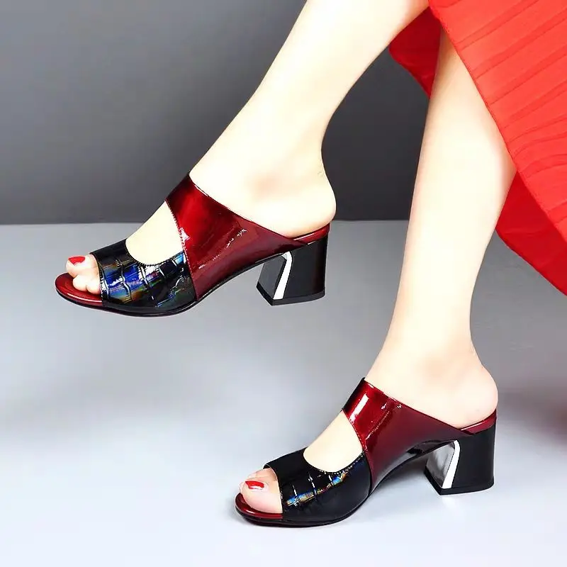 Slippers Women 2022 New Outer Wear Spring and Summer All-match Burgundy Medium Thick Heels Korean Style Sandals and Slippers
Slippers Women 2022 New Outer Wear Spring and Summer All-match Burgundy Medium Thick Heels Korean Style Sandals and Slippers
