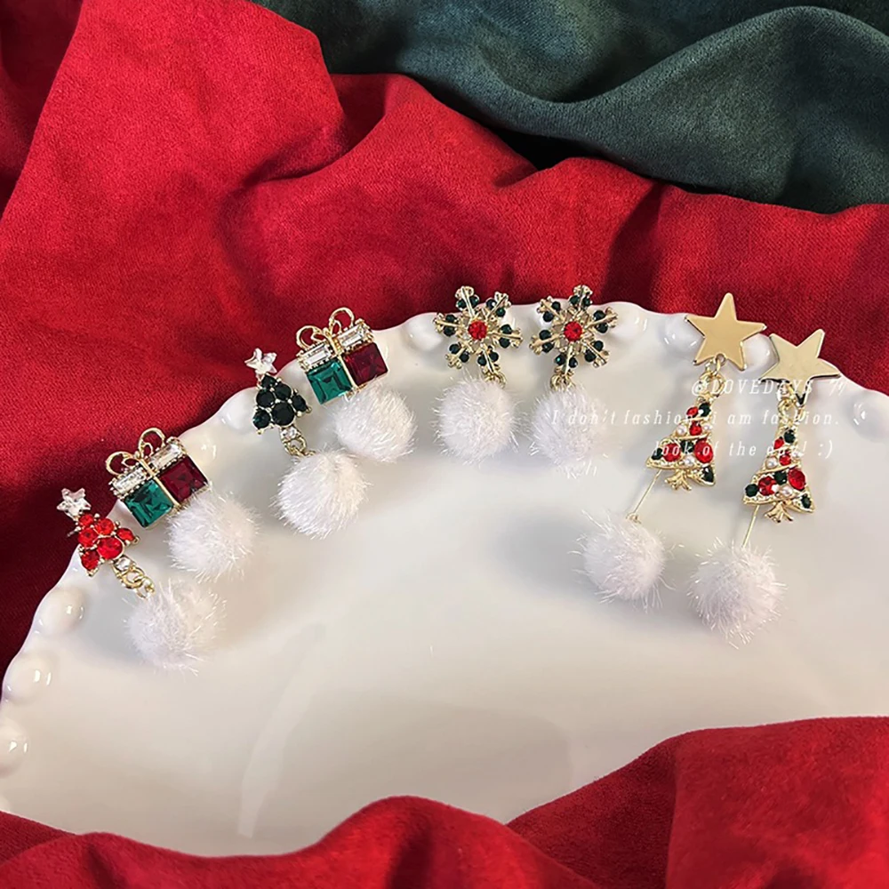 New Fashion Christmas Earrings For Women Red Color Inlaid Diamond Snow Shape Pompo Drop Earrings Ear Accessory
New Fashion Christmas Earrings For Women Red Color Inlaid Diamond Snow Shape Pompo Drop Earrings Ear Accessory