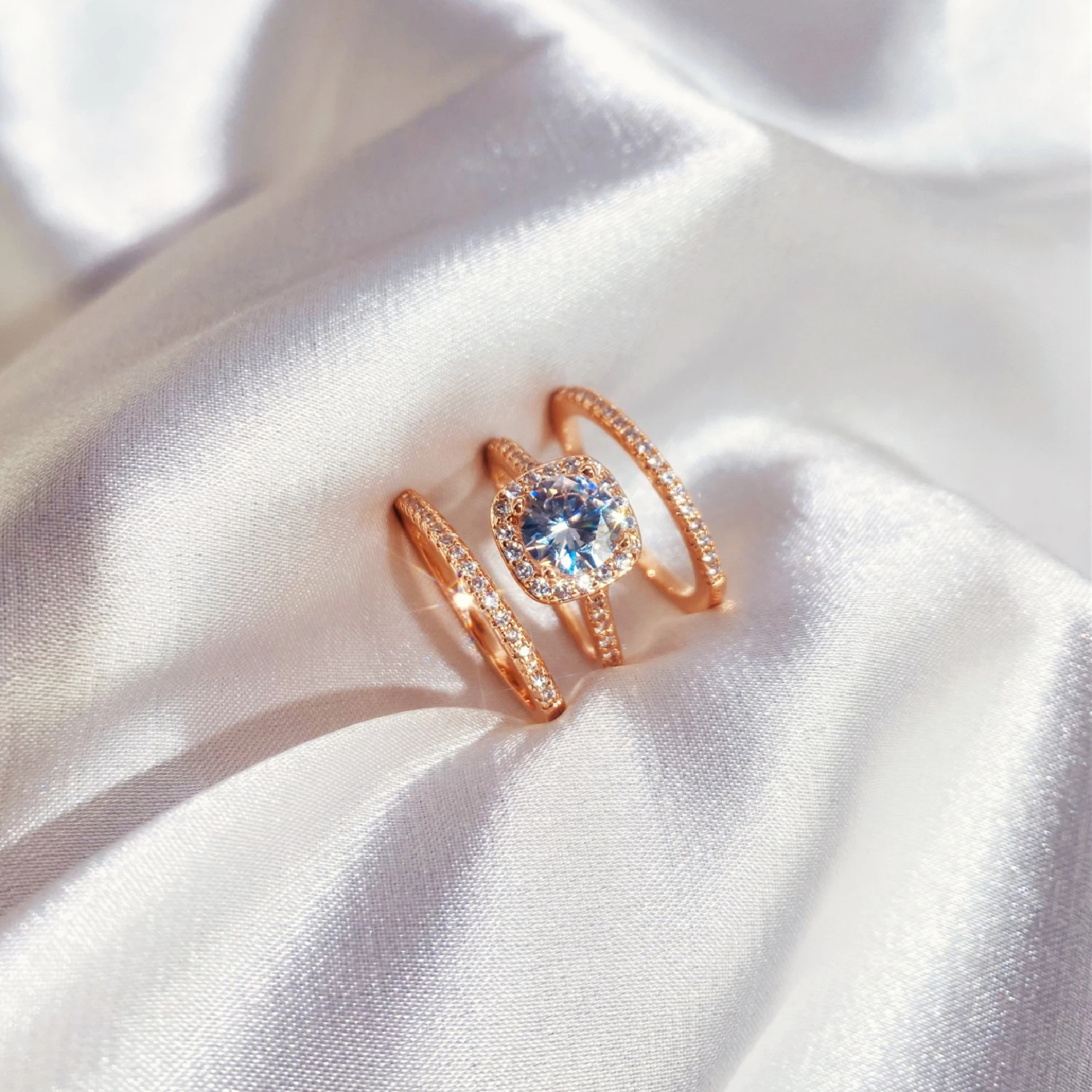 Classic Wedding Ring Set Round Cut AAA+ CZ Crystal Zircon Rose Gold Silver Color Fashion for Women Party Bridal Jewelry
Classic Wedding Ring Set Round Cut AAA+ CZ Crystal Zircon Rose Gold Silver Color Fashion for Women Party Bridal Jewelry