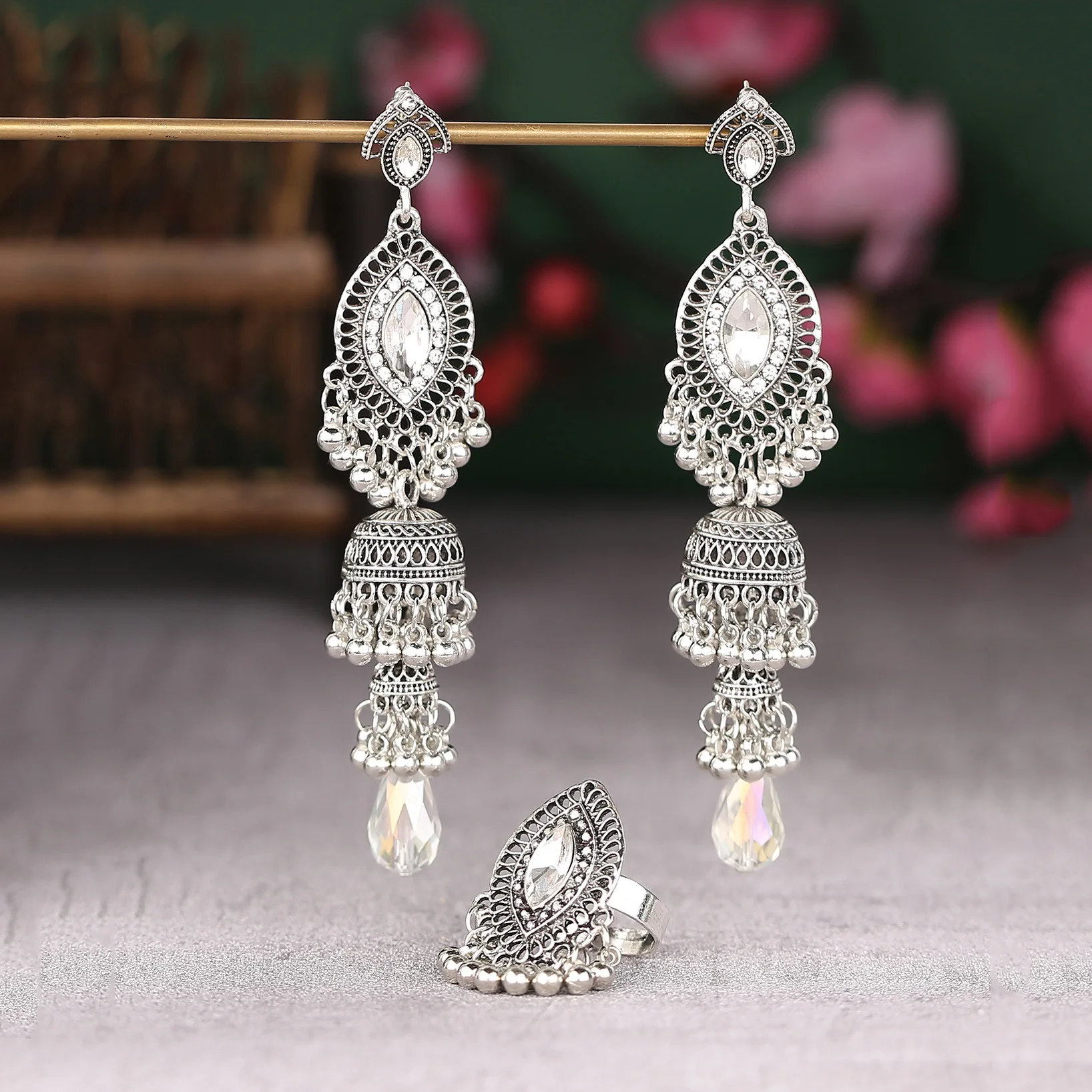 New 2022 Vintage Bohemian Ethnic Style Exaggerated Pendant Earrings Personality Stud Ring Set
New 2022 Vintage Bohemian Ethnic Style Exaggerated Pendant Earrings Personality Stud Ring Set