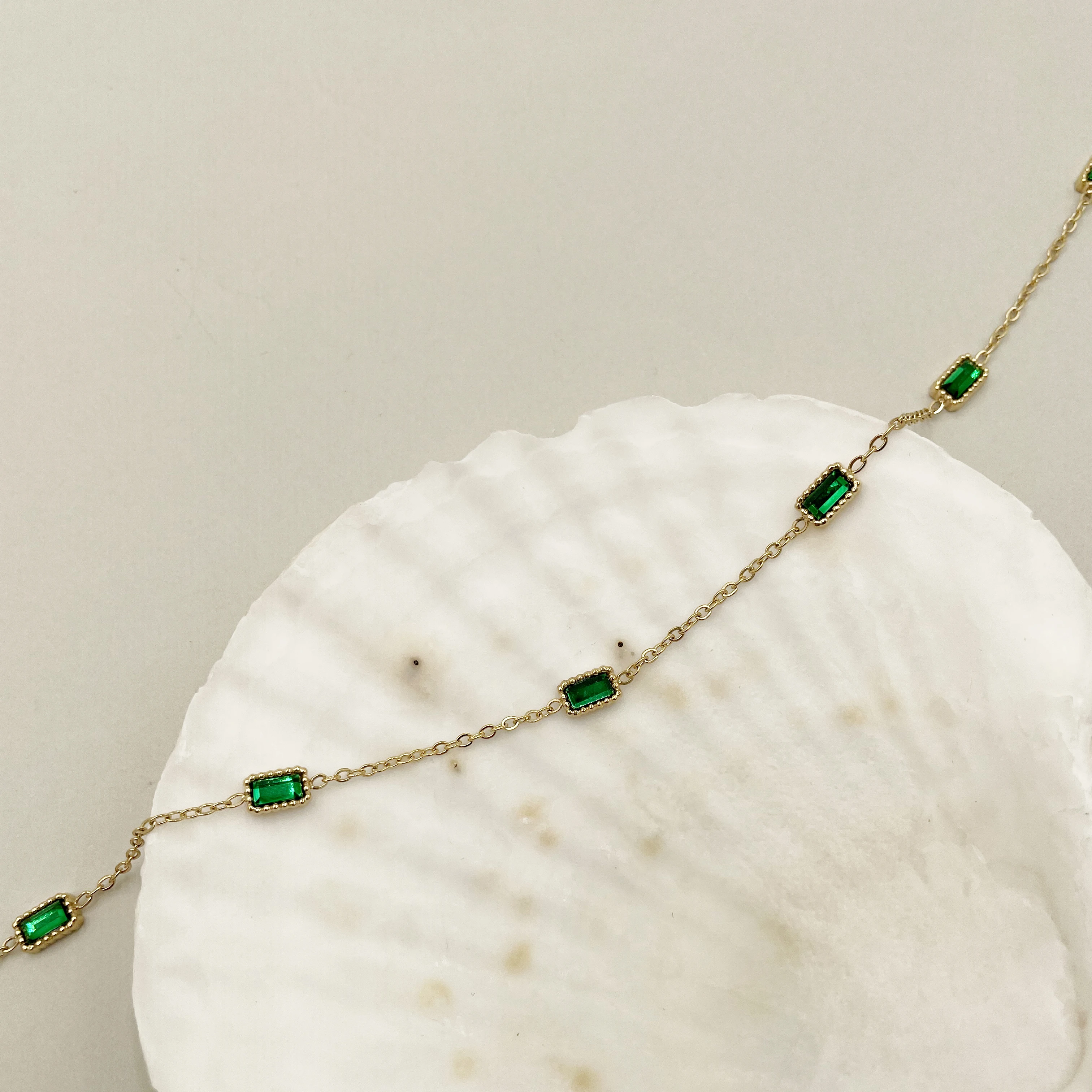 Fashion Delicate Green Square Zircon Necklace For Women Metal Luxury Elegant Charm Necklace For Friend Party Gift
Fashion Delicate Green Square Zircon Necklace For Women Metal Luxury Elegant Charm Necklace For Friend Party Gift