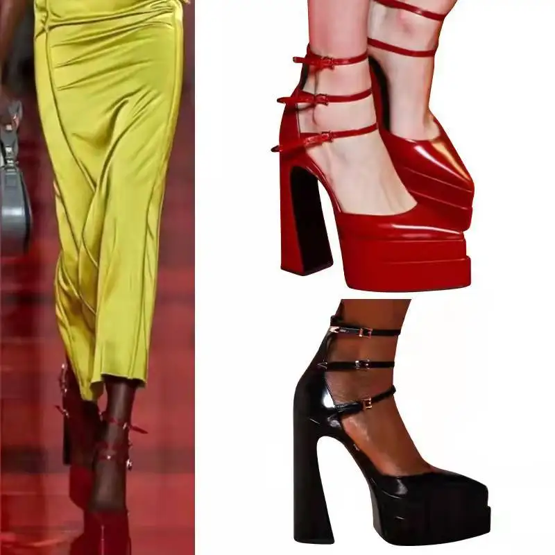 Brand Show Roman Sandals Women's Patent Leather Pointed Platform Summer Thick High Heels Sexy Party Shoes Women's Sandals 2022
Brand Show Roman Sandals Women's Patent Leather Pointed Platform Summer Thick High Heels Sexy Party Shoes Women's Sandals 2022