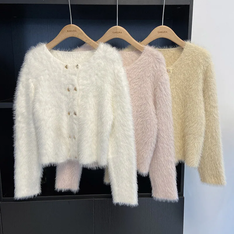 Autumn and Winter Korean Style Versatile Short Knitted Cardigan Double-breasted Round Neck Imitation Mink Long-sleeved Sweater
Autumn and Winter Korean Style Versatile Short Knitted Cardigan Double-breasted Round Neck Imitation Mink Long-sleeved Sweater