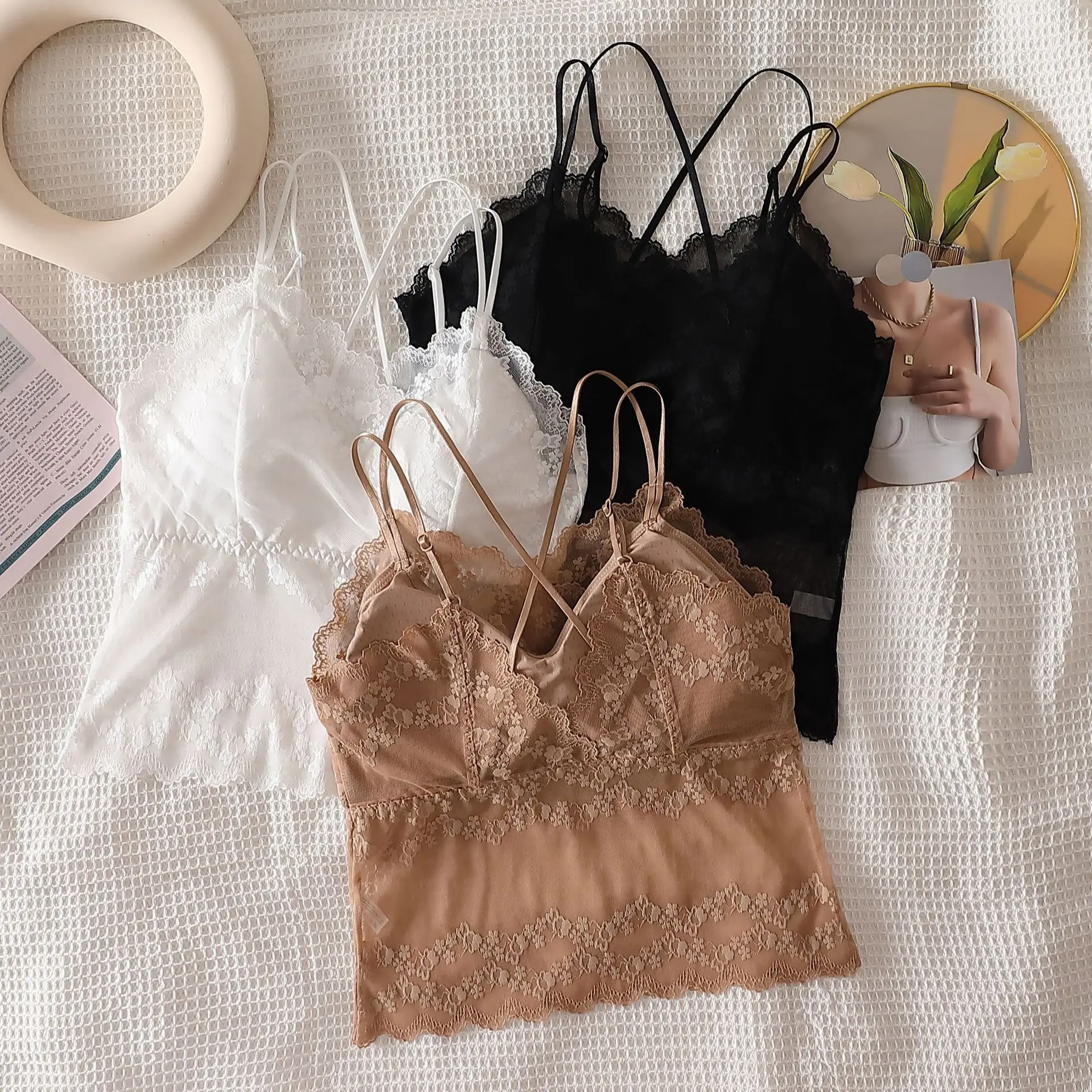 Women's Lace Bra Sexy Beautiful Back Hollow Out Flower Underwear Bralette Wireless Push Up Breathable Strap Padded Vest Lingerie
Women's Lace Bra Sexy Beautiful Back Hollow Out Flower Underwear Bralette Wireless Push Up Breathable Strap Padded Vest Lingerie