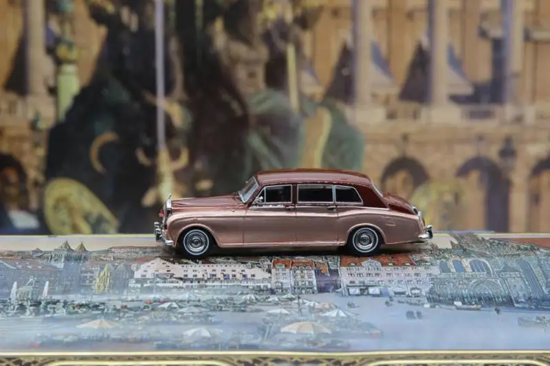 Spot bronze DCM 1:64 Rolls-Royce Phantom VI 6th generation alloy car model collection decoration gift
Spot bronze DCM 1:64 Rolls-Royce Phantom VI 6th generation alloy car model collection decoration gift