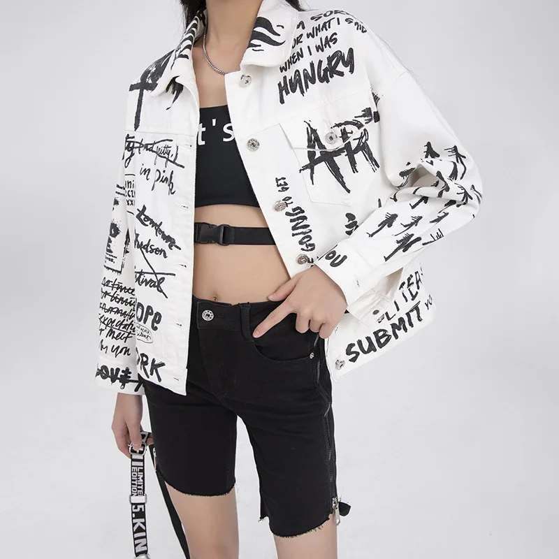 Women's 2022 spring and summer new heavy industry letter printing short white lapel single-breasted denim jacket
Women's 2022 spring and summer new heavy industry letter printing short white lapel single-breasted denim jacket