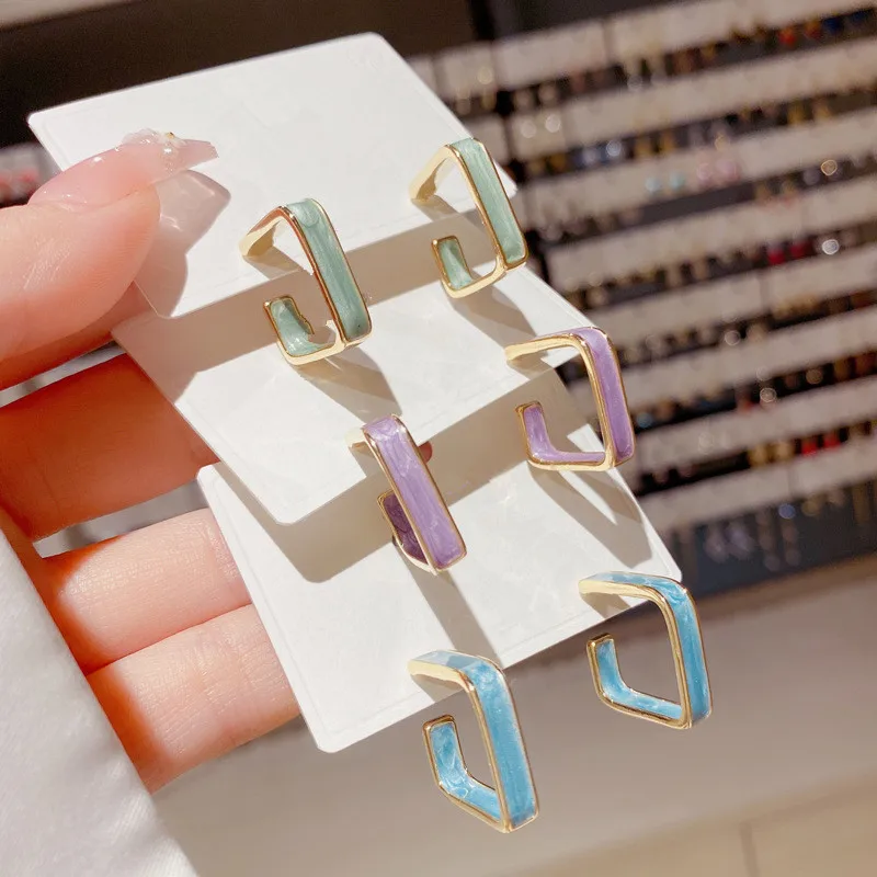 Женские серьги в Корейском стиле, Простые Модные ажурные серьги квадратной формы карамельных цветов, изящные новые серьги
Женские серьги в Корейском стиле, Простые Модные ажурные серьги квадратной формы карамельных цветов, изящные новые серьги