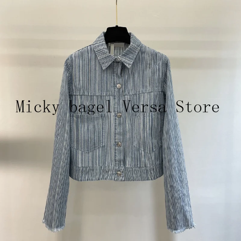 2022 luxury design fashion stripe women's denim jacket temperament upper Lapel long sleeve tassel cuffed denim jacket coat
2022 luxury design fashion stripe women's denim jacket temperament upper Lapel long sleeve tassel cuffed denim jacket coat