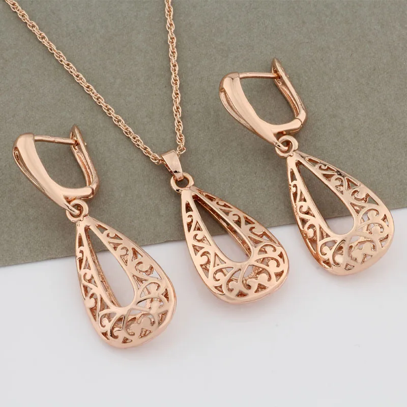 Vintage 585 Rose Gold Color Jewelry Sets For Women Earrings And Pendant Sets Hollow Elegant Ethnic Wedding Fashion Jewelry
Vintage 585 Rose Gold Color Jewelry Sets For Women Earrings And Pendant Sets Hollow Elegant Ethnic Wedding Fashion Jewelry