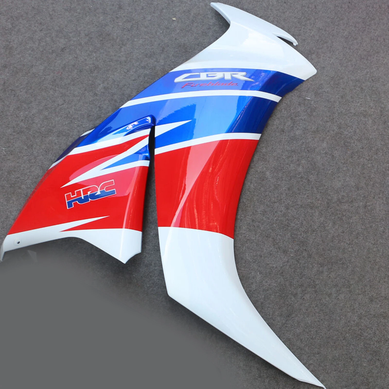 Подходит для HONDA CBR1000RR 2012 - 2016 правая боковая верхняя обтекатель часть панели кузова
Подходит для HONDA CBR1000RR 2012 - 2016 правая боковая верхняя обтекатель часть панели кузова