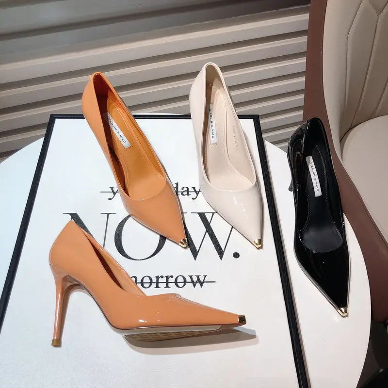 Classic Pumps Women Shoes Patent Leather High Heels Designer Ladies Dress ShoesMetal Pointed Toe Stiletto Party Shoes 2022 New
Classic Pumps Women Shoes Patent Leather High Heels Designer Ladies Dress ShoesMetal Pointed Toe Stiletto Party Shoes 2022 New