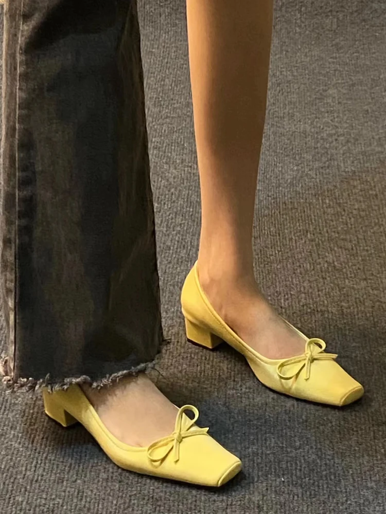Gentle Square Head Thick Heel Single Shoe 2023 Spring Summer Designer Satin Bowknot High Heels Temperament Casual Women's Pumps
Gentle Square Head Thick Heel Single Shoe 2023 Spring Summer Designer Satin Bowknot High Heels Temperament Casual Women's Pumps