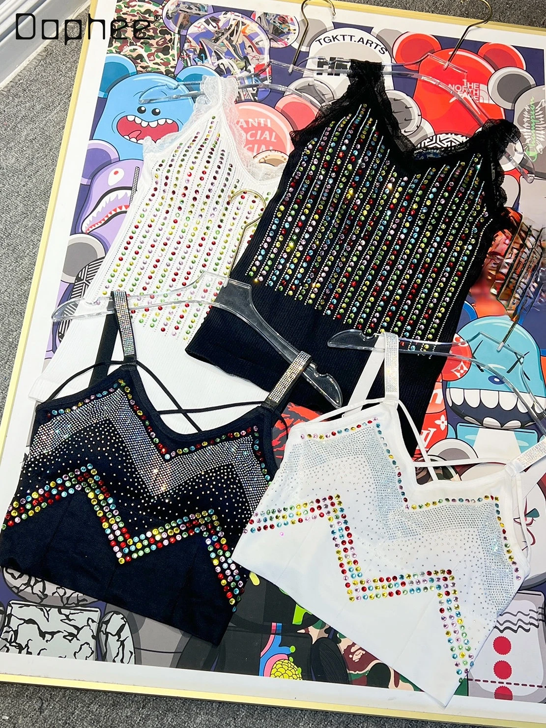 2023 Spring Summer New Color Rhinestone Beauty Back Vest Women's Heavy Industry High Elastic Sexy Waist Hollow-out Short Vest
2023 Spring Summer New Color Rhinestone Beauty Back Vest Women's Heavy Industry High Elastic Sexy Waist Hollow-out Short Vest