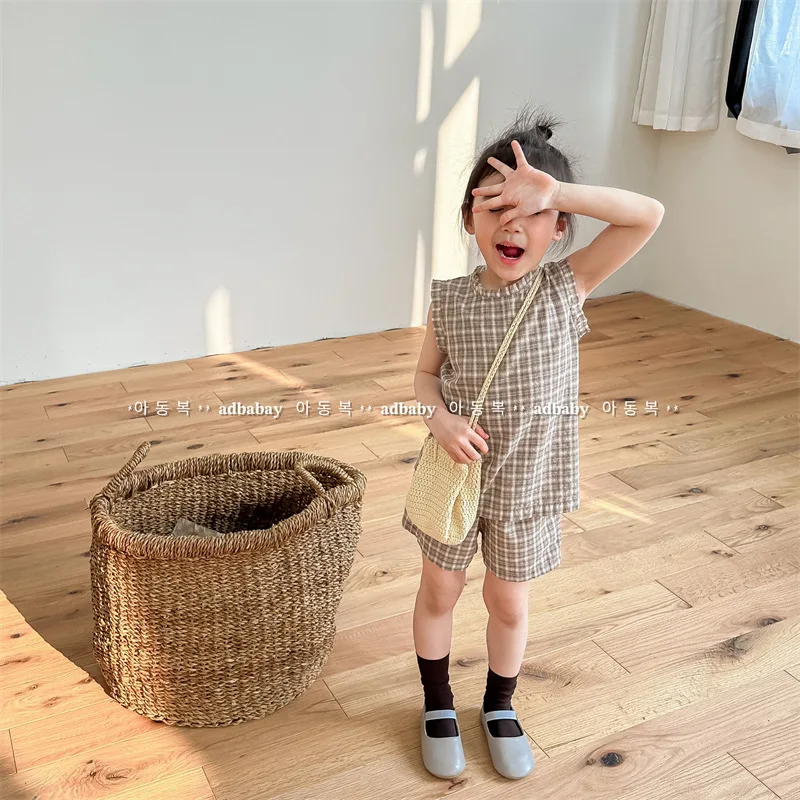 Ins Kid Costume Summer New Boy Girl Children Plaid Vest Suit Baby Sleeveless Casual Tops + Shorts 2pcs Baby Cotton Waistcoat Set
Ins Kid Costume Summer New Boy Girl Children Plaid Vest Suit Baby Sleeveless Casual Tops + Shorts 2pcs Baby Cotton Waistcoat Set