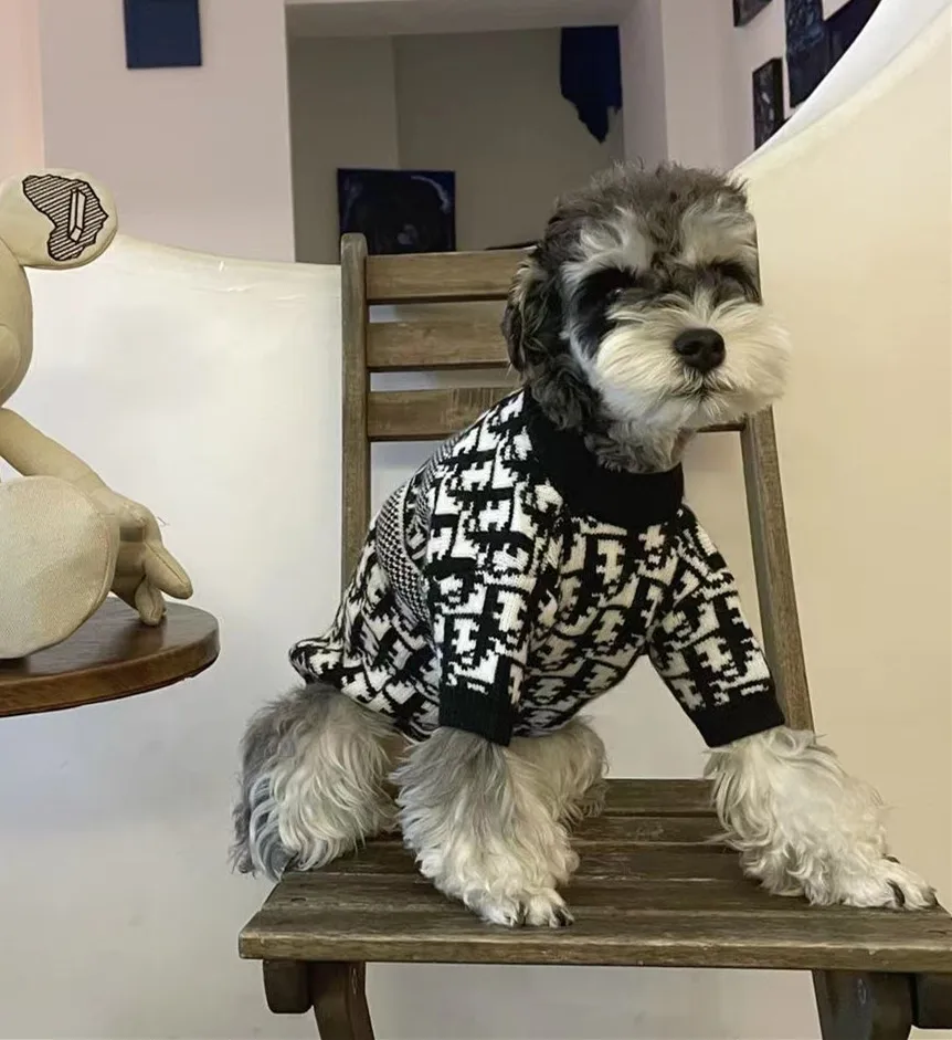 Fashion Alphabet Dog Cat Clothes Warm Soft Sweater Pet Fashion Clotheing Autumn and Winter Yorkie Schnauzer Corgi Bulldog
Fashion Alphabet Dog Cat Clothes Warm Soft Sweater Pet Fashion Clotheing Autumn and Winter Yorkie Schnauzer Corgi Bulldog