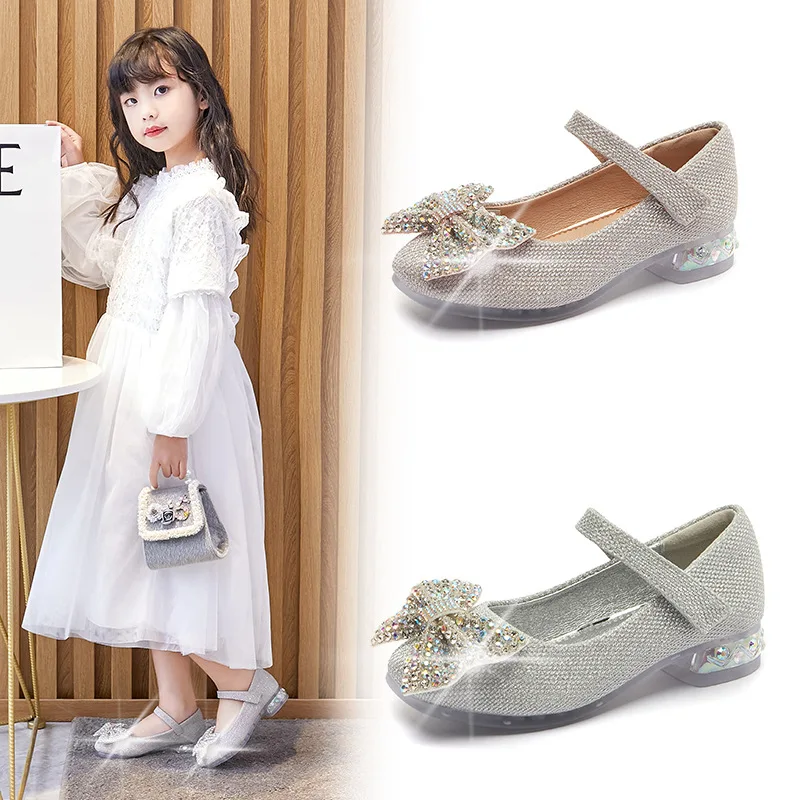 Girls Leather Shoes Soft Sole Crystal Shoes Breathable Children's Performance Shoes Fashion Bow Rhinestones Princess Dress Shoes
Girls Leather Shoes Soft Sole Crystal Shoes Breathable Children's Performance Shoes Fashion Bow Rhinestones Princess Dress Shoes