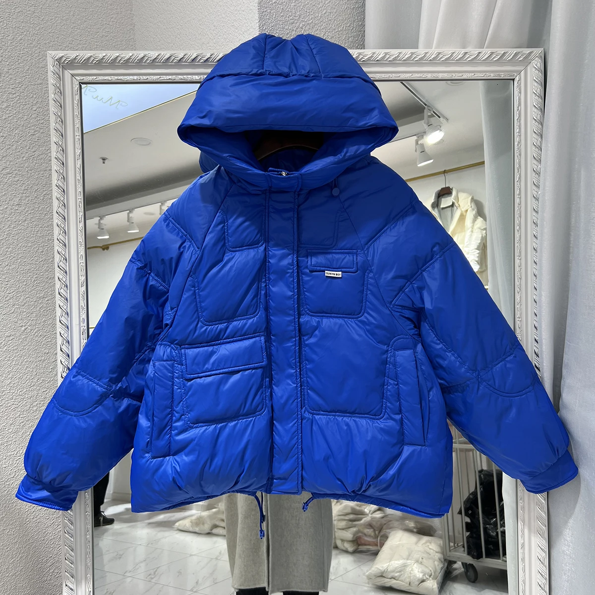 Женский пуховик с капюшоном, пуховик с длинным рукавом и белым утиным пухом, Корейская верхняя одежда, размеры 2022, H382
Женский пуховик с капюшоном, пуховик с длинным рукавом и белым утиным пухом, Корейская верхняя одежда, размеры 2022, H382