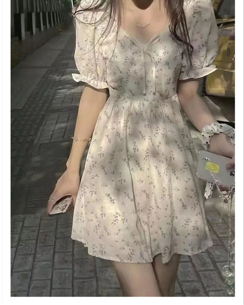 Women Puff Sleeve Mini A-line Sweet Maiden Elegant Princess Floral Sundress Korean Style Leisure Simple Fairy Retro Girls Dress
Women Puff Sleeve Mini A-line Sweet Maiden Elegant Princess Floral Sundress Korean Style Leisure Simple Fairy Retro Girls Dress