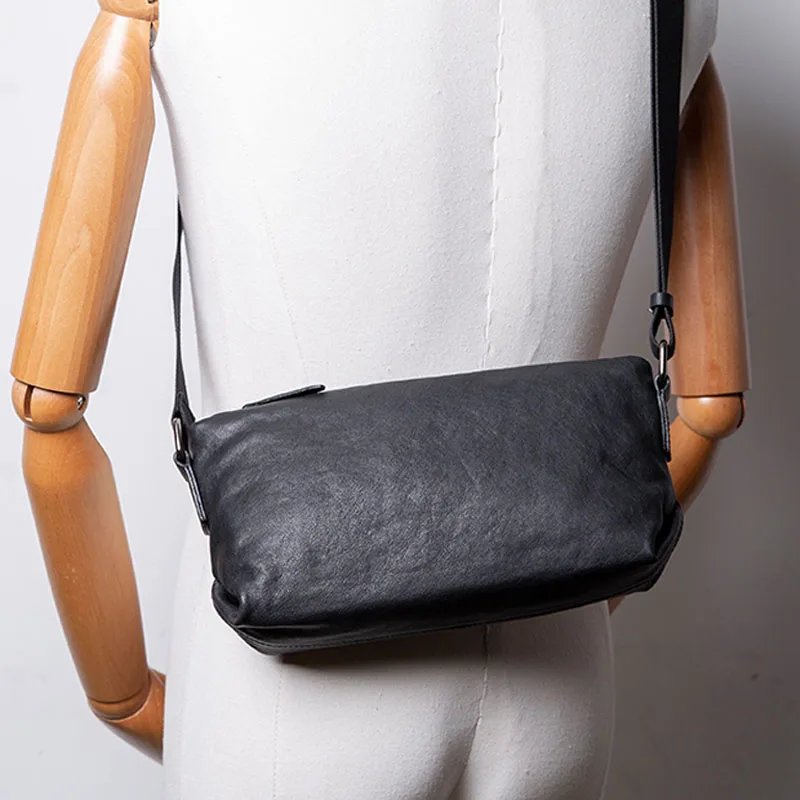 AETOO Leather small bag men's mini summer messenger bag portable top layer cowhide casual niche horizontal shoulder bag simple
AETOO Leather small bag men's mini summer messenger bag portable top layer cowhide casual niche horizontal shoulder bag simple