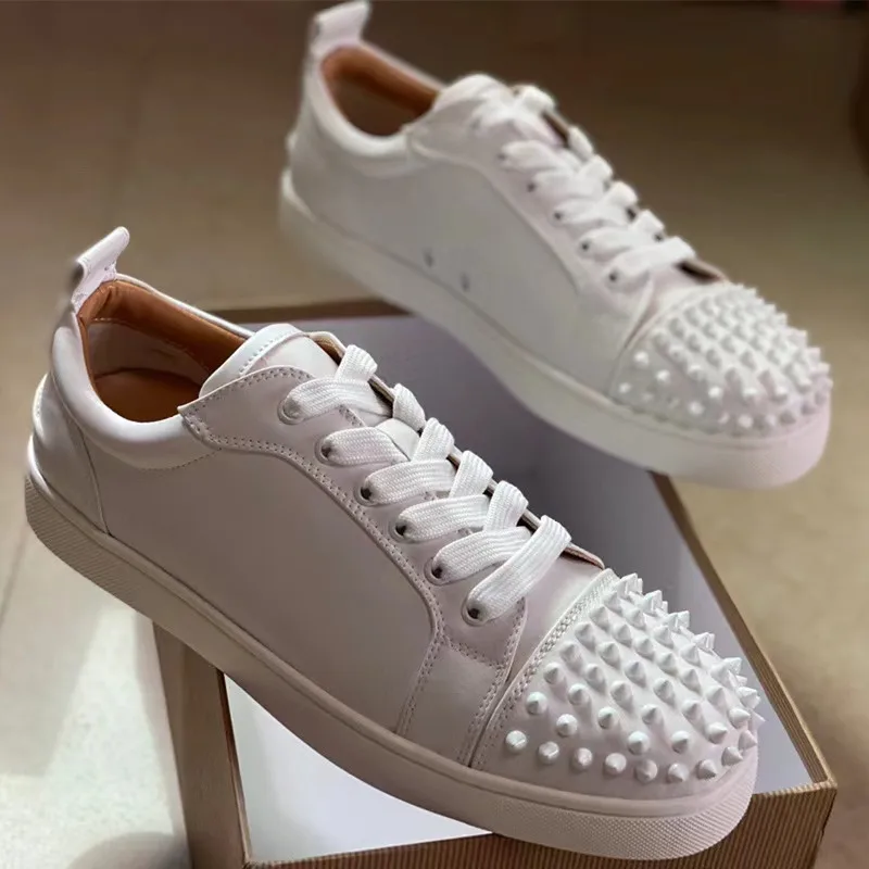 Top Quality Men Sneakers Cow Leather with Studs Lace-up All-match Flat Tennis for Men Colorful Casual Shoes Sneakers Spikes
Top Quality Men Sneakers Cow Leather with Studs Lace-up All-match Flat Tennis for Men Colorful Casual Shoes Sneakers Spikes