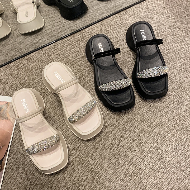 Slippers Casual Med Shoes Slipers Women Platform Slides Luxury 2022 Soft Flat Basic Scandals PU Rubber House Slippers Platform F
Slippers Casual Med Shoes Slipers Women Platform Slides Luxury 2022 Soft Flat Basic Scandals PU Rubber House Slippers Platform F