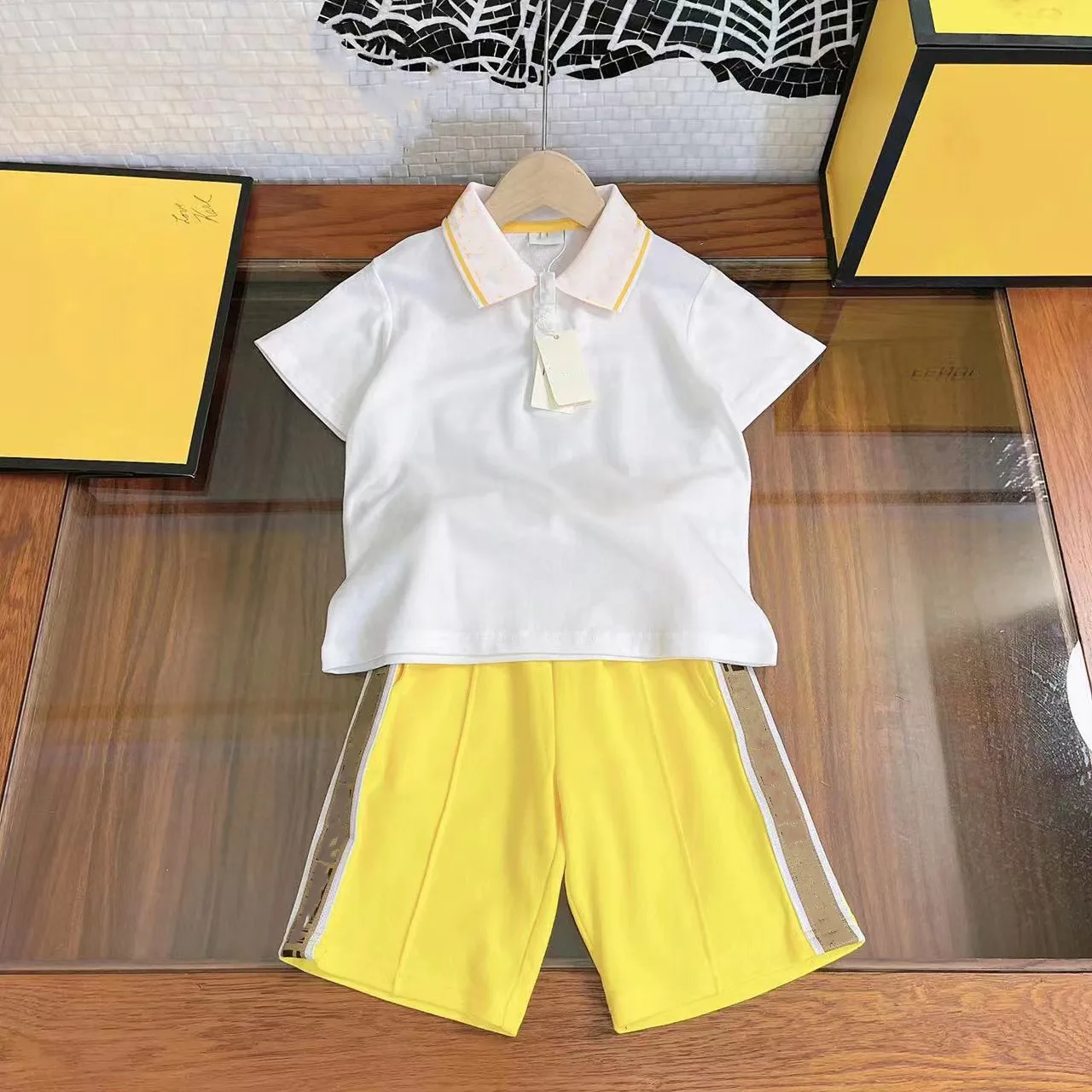 2022 Summer Style White T shirt + Yellow Short Pants For Brand Boys clothing Set Outwear .
2022 Summer Style White T shirt + Yellow Short Pants For Brand Boys clothing Set Outwear .
