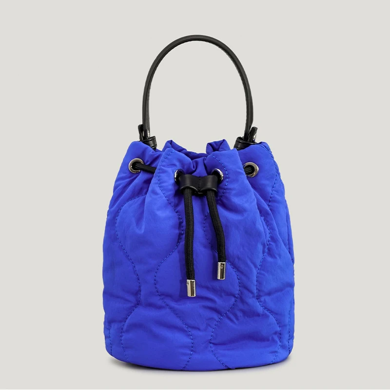 Drawstring Tote Padded Bucket Handbags Designer Quilted Women Shoulder Bags Luxury Nylon Down Cotton Crossbody Bag Winter Purse
Drawstring Tote Padded Bucket Handbags Designer Quilted Women Shoulder Bags Luxury Nylon Down Cotton Crossbody Bag Winter Purse