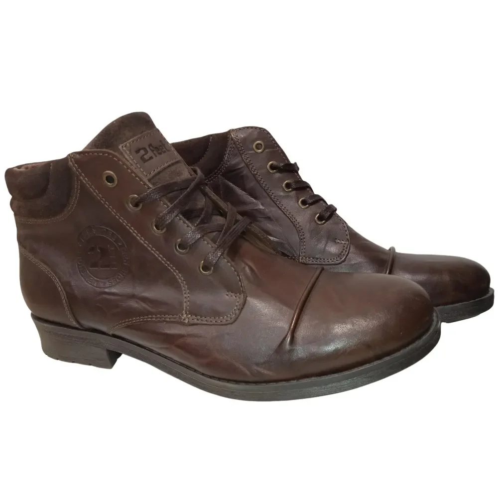 NEW IN Mens boots, Mens leather shoes, brand boot 2Feet Brown, size 45 boots for men, good quality, men's shoes and youth s
NEW IN Mens boots, Mens leather shoes, brand boot 2Feet Brown, size 45 boots for men, good quality, men's shoes and youth s
