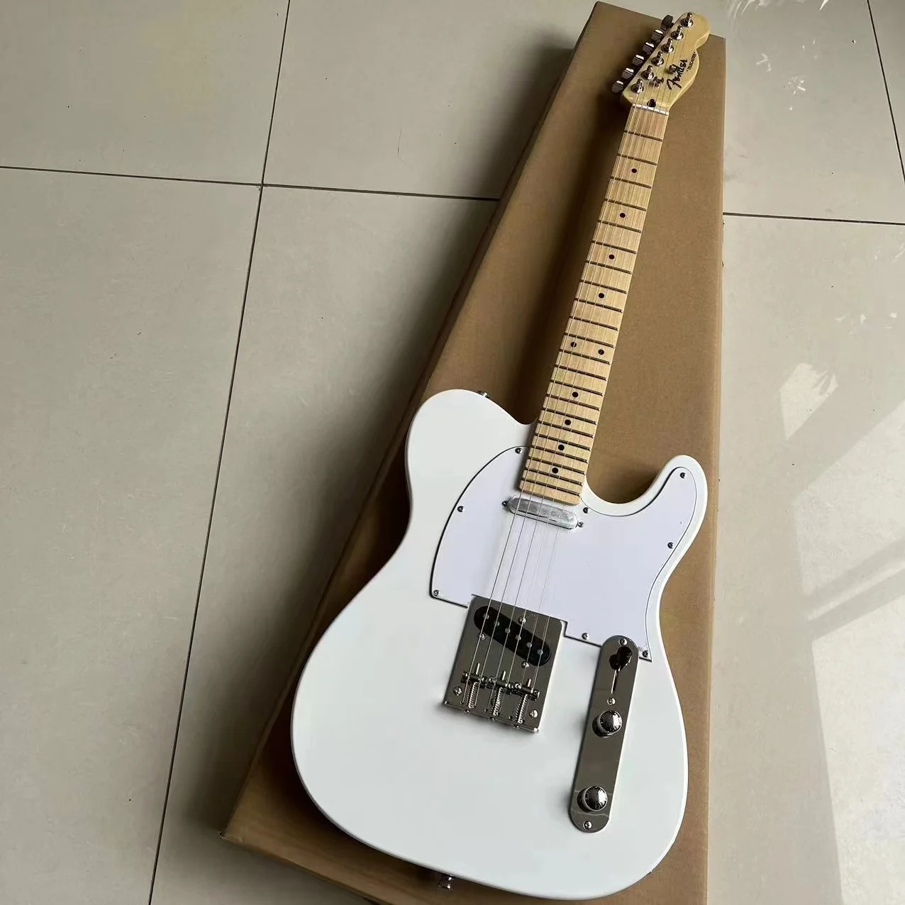 

Hot Tele electric guitar high quality basswood Body maple neck custom 6 string Guitars telecast-er style real photos