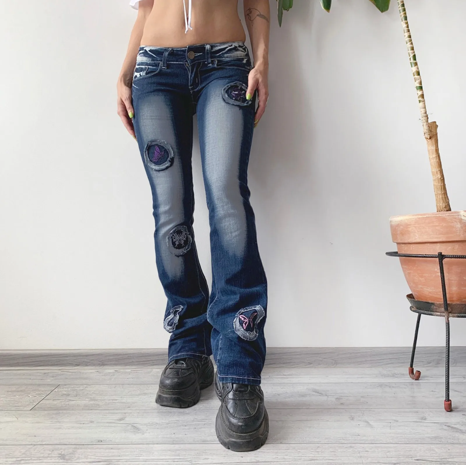 Women's Fashion Stretch Low Waist Micro Flare Embroidered Into Butterfly Jeans Stretch Low-rise Micro-flare Embroidered Cocooned
Women's Fashion Stretch Low Waist Micro Flare Embroidered Into Butterfly Jeans Stretch Low-rise Micro-flare Embroidered Cocooned