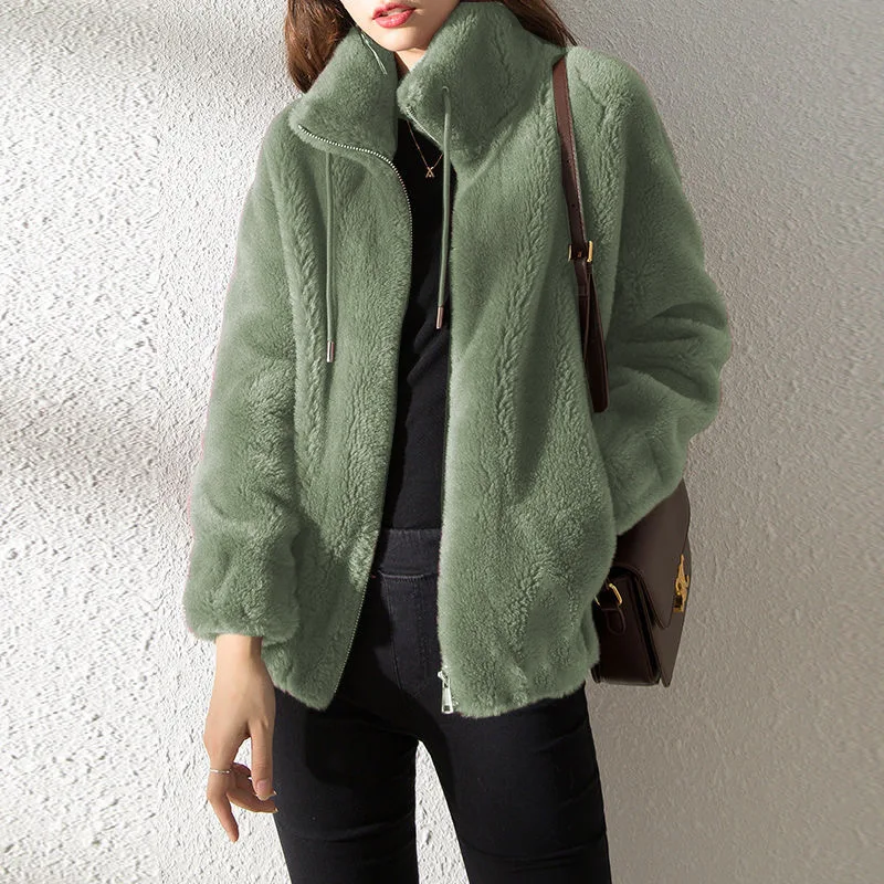 2021 Winter New Coat for Women Short Short Padded Coat Stand-up Collar Trend Double-sided Fleece Jacket Fashion Coats Outfits
2021 Winter New Coat for Women Short Short Padded Coat Stand-up Collar Trend Double-sided Fleece Jacket Fashion Coats Outfits