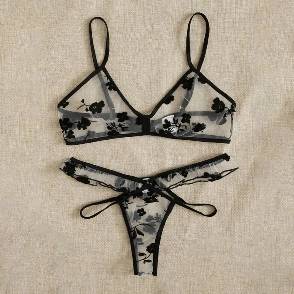 Women Sexy Lace Floral Embroidery Bra Sets Sleepwear Underwear Brassiere Thong Underpants Erotic Mesh See Through Lingerie Set
Women Sexy Lace Floral Embroidery Bra Sets Sleepwear Underwear Brassiere Thong Underpants Erotic Mesh See Through Lingerie Set