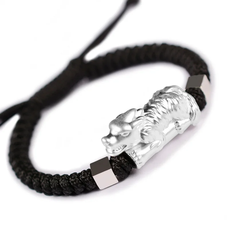 S999 Sterling Silver Charm Bracelets 2022 New Popular Weaven-chain Wolf Ornaments Pure Argentum Punk Hand Jewelry for Women Men
S999 Sterling Silver Charm Bracelets 2022 New Popular Weaven-chain Wolf Ornaments Pure Argentum Punk Hand Jewelry for Women Men