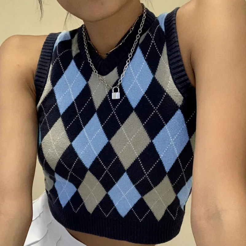 Blue Argyle Knitted Short Sweater Vest Women Cottagecore V Neck Acrylic Thin Sweater Vest 2021 Spring Autumn New Plus Size Red
Blue Argyle Knitted Short Sweater Vest Women Cottagecore V Neck Acrylic Thin Sweater Vest 2021 Spring Autumn New Plus Size Red