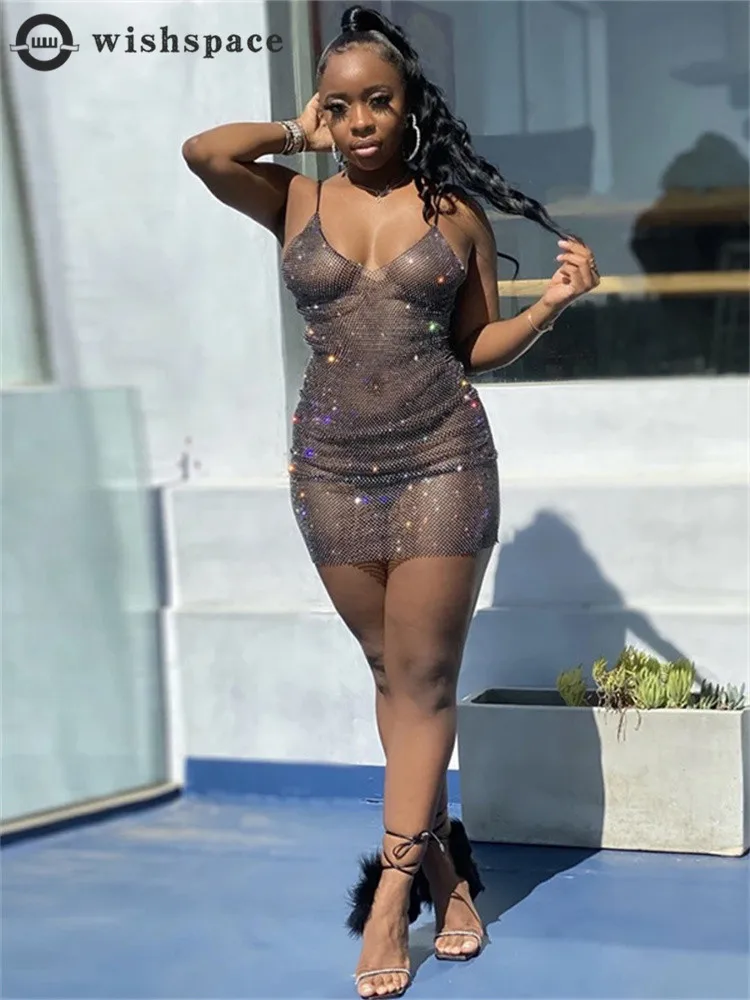 2022 Spring New Nightclub Fashion Low Cut Suspender Shiny Gauze Sexy Hollow Hip Wrap Dress Female Bodycon Mini Party Dress
2022 Spring New Nightclub Fashion Low Cut Suspender Shiny Gauze Sexy Hollow Hip Wrap Dress Female Bodycon Mini Party Dress