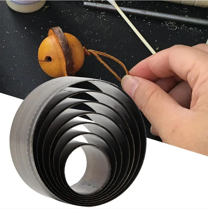 7Pcs/Set Iron Blade Round Shape Leather Cutter Knife Mold for DIY Leather Paper Tag Crafts Belt Sharp Cutters
7Pcs/Set Iron Blade Round Shape Leather Cutter Knife Mold for DIY Leather Paper Tag Crafts Belt Sharp Cutters