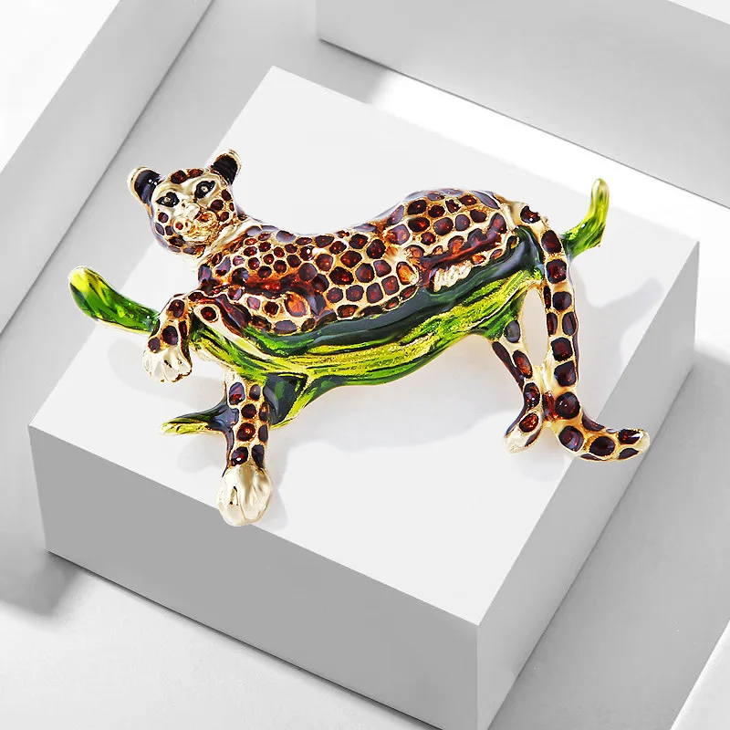 TULX Enamel Leopard Brooches For Women And Men Animal Brooch Pin Unisex Jewelry Fashion Winter Clothing Accessories
TULX Enamel Leopard Brooches For Women And Men Animal Brooch Pin Unisex Jewelry Fashion Winter Clothing Accessories