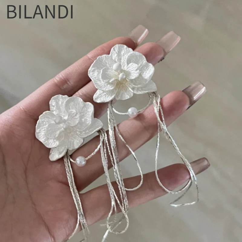Bilandi Fashion Jewelry White Flower Earrings 925 Silver Needle Popular Style Long Chain Tassel Earrings For Womne Girl Gift
Bilandi Fashion Jewelry White Flower Earrings 925 Silver Needle Popular Style Long Chain Tassel Earrings For Womne Girl Gift