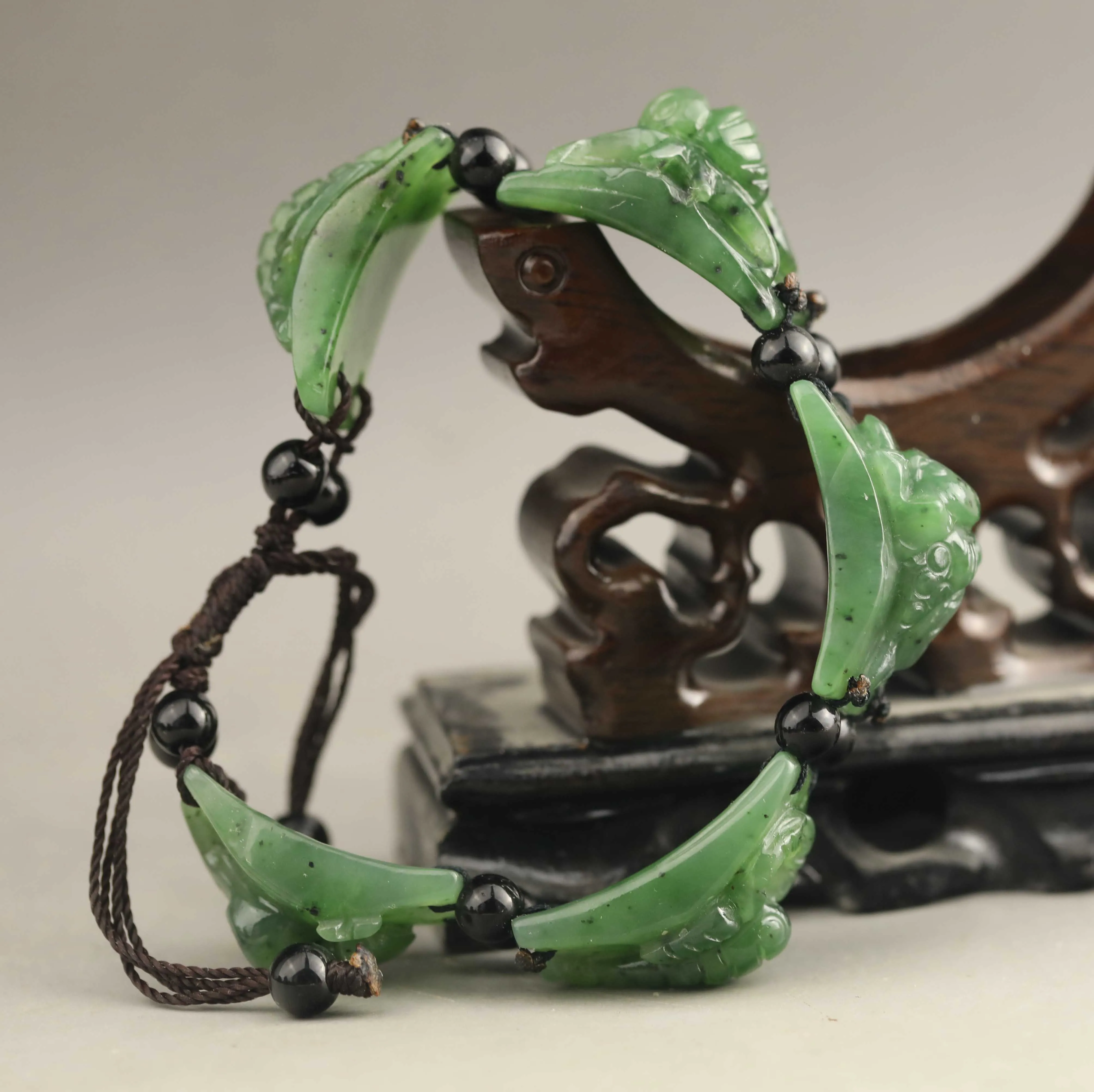 Old China Natural hetian green Jade Hand Carved statue four beast beads bangle bracelet r
Old China Natural hetian green Jade Hand Carved statue four beast beads bangle bracelet r