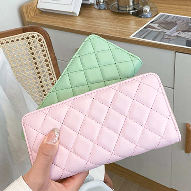2022 Women Wallets New Irregular Plaid Fashion Solid Color Long Square Purses Casual Simple Women's Wellat
2022 Women Wallets New Irregular Plaid Fashion Solid Color Long Square Purses Casual Simple Women's Wellat