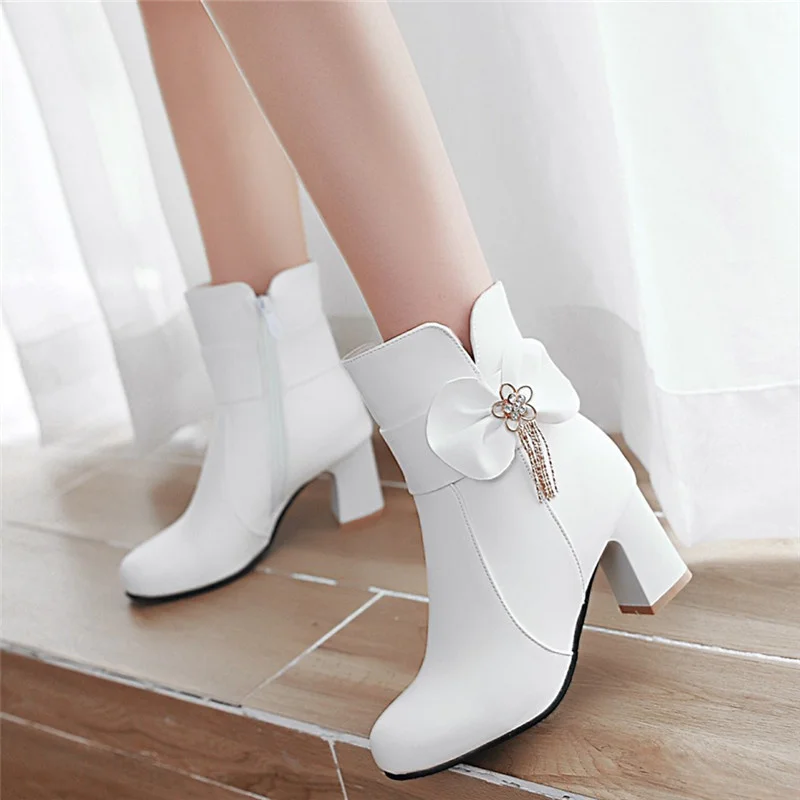 European style contracted ankle boots women Round headtoe autumn Winter high heels zip shoes Thick heel fashion boot botas mujer
European style contracted ankle boots women Round headtoe autumn Winter high heels zip shoes Thick heel fashion boot botas mujer