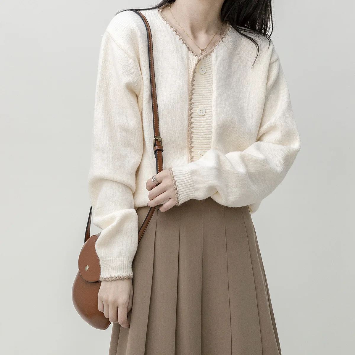 2022 Autumn and Winter New Cardigan Sweater Women Loose Retro Lazy Style Fashion Knitted Sweater Jacket Boutique Clothing
2022 Autumn and Winter New Cardigan Sweater Women Loose Retro Lazy Style Fashion Knitted Sweater Jacket Boutique Clothing